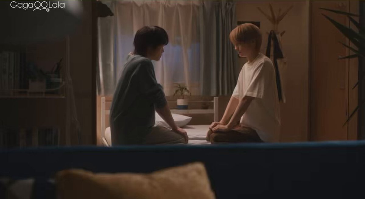 THE WAY WATARU TOUCHED CHIHARU’S HAND DURING THE KISS I’M 😭😭😭