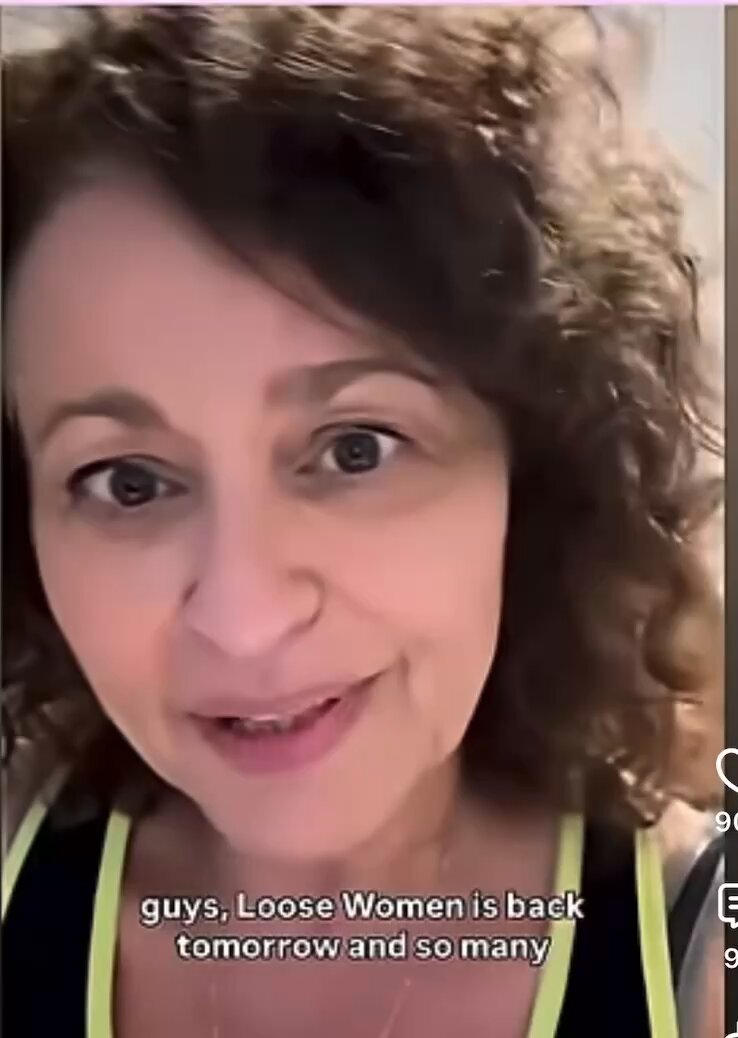 Desperately begging to get her job back on #LooseWomen. The petitions been up for a month so if she thinks 92k will reopen ITV’s doors on those numbers she’s as delusional as ever. A post I did about a silk blouse got 75k 😂. She ain’t coming back. #Karma finally came knocking.