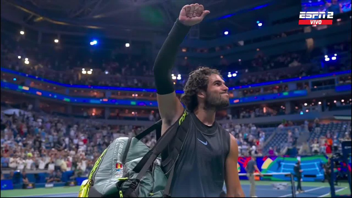 🫶 ¡Qué lindo es verte irte así, con una sonrisa a pesar de la derrota, Carlitos! 📺 Mirá el #USOpen en el Plan Premium de Disney Plus.