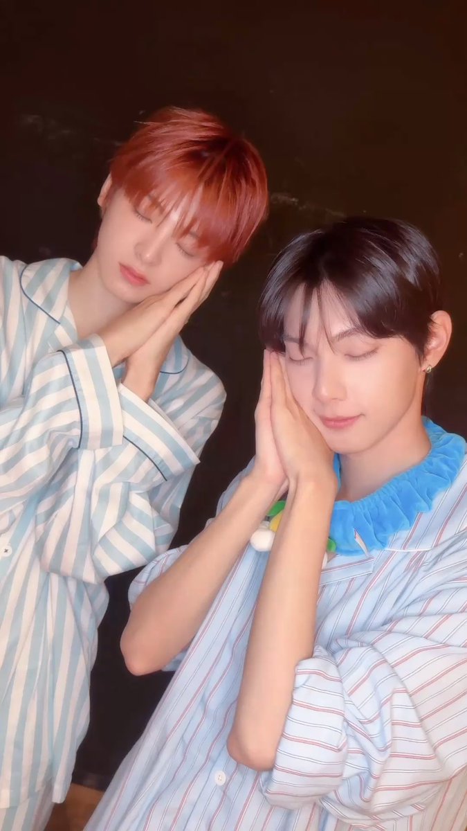 𝑈’𝑅𝐸 𝐺𝑜𝑜𝑑 𝑁𝑖𝑔ℎ𝑡 ⁺₊ ⋆ ☾ ✨ ✨ ✨ #FLAREU #플레어유
