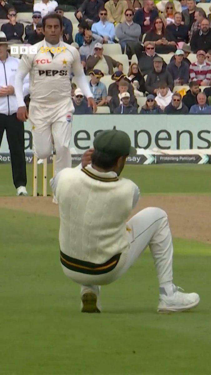 Pakistan claim an early wicket as Ben Duckett sends a thick edge to second slip and departs for 11.