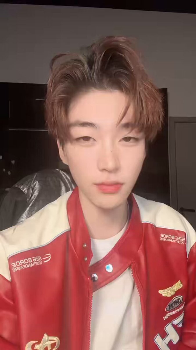 抖音网红裸舞和飞机视频流出，现实中很反差，完整版三十部