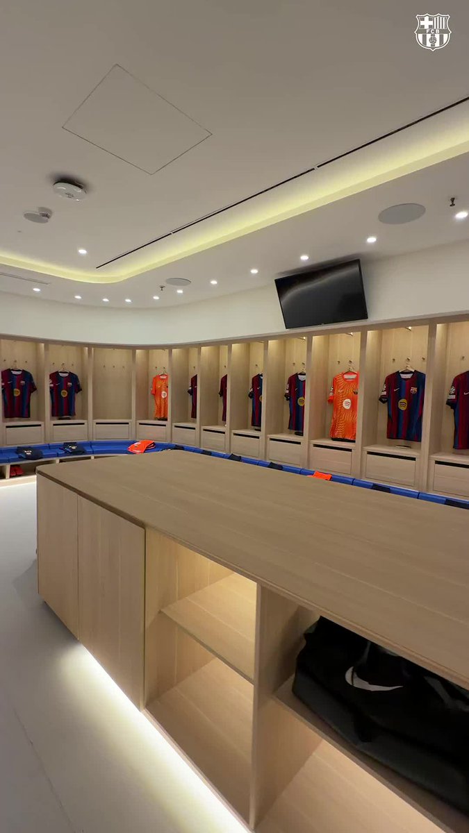 Welcome to our dressing room 💙❤️ @championsleague