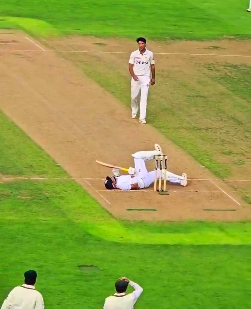 THIS KIND OF STUFF FROM RAZAULLAH IS REMINDING ME OF WAQAR YOUNIS! 🔥🇵🇰 Same sluggish action, same fiery pace. InshaAllah, if he stays fit and keeps developing, he can go a long, long way!