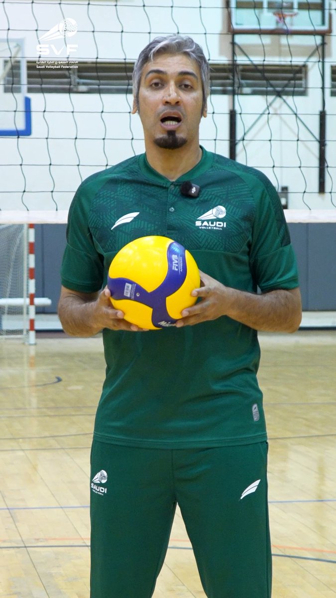 أصواتكم.. تصنع الفرق 🎙️🏐 تدعوكم لجنة اللاعبين للمشاركة في الاستبيان، وإبداء آرائكم ومقترحاتكم؛ للمساهمة في تطوير الكرة الطائرة السعودية 👇🏻