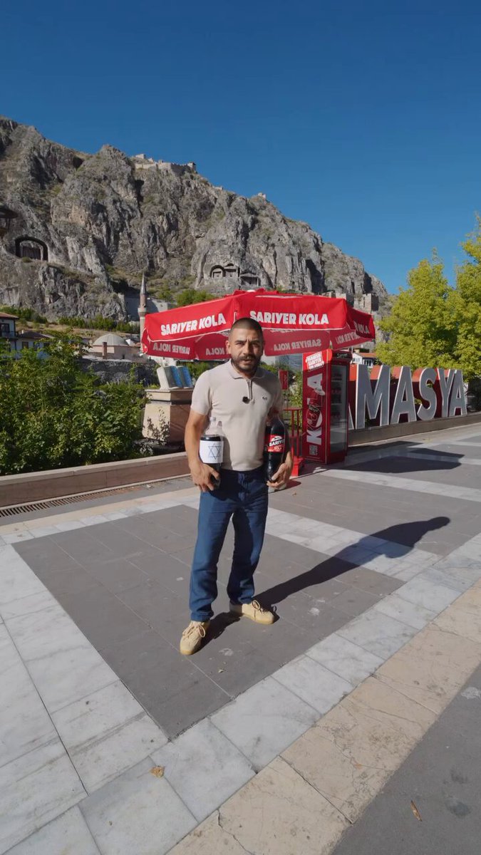 🔴 Bir içerik üreticisi Sarıyer Kola ve Coca Colayı kıyaslamak için tadım testi yaptırdı.