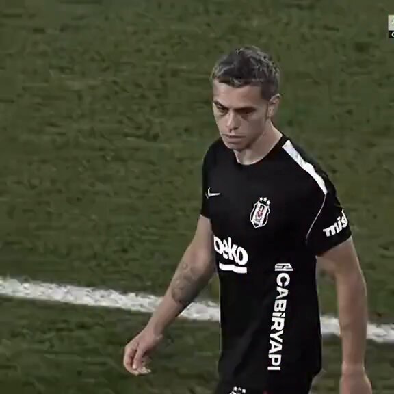 Beşiktaşlı editörlerden rica etsem şu editin tam tersini yaparmısınız