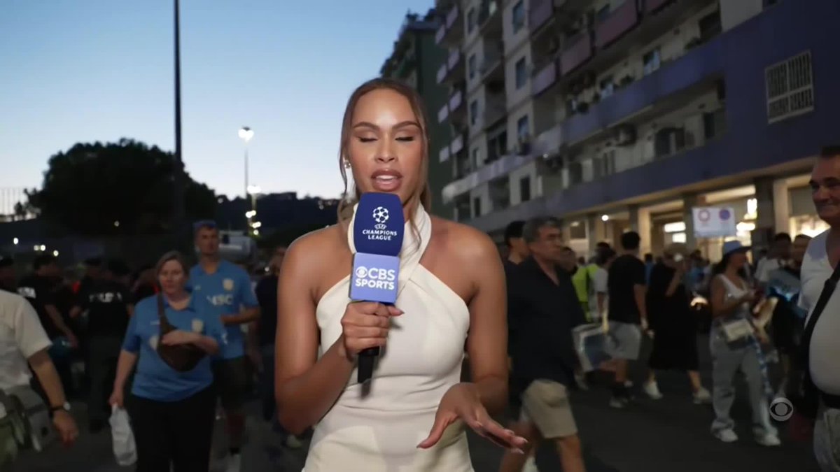 Live from stadio Diego Armando Maradona Anita Nneka Jones is on the ground soaking up all of the pre-match atmosphere! 🇮🇹