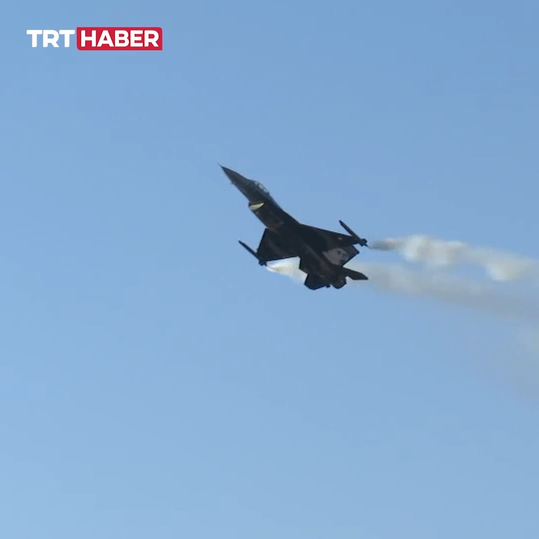 🇹🇷✈️SOLOTÜRK’ten İzmir'in düşman işgalinden kurtuluşunun 104. yıl dönümüne özel uçuş…