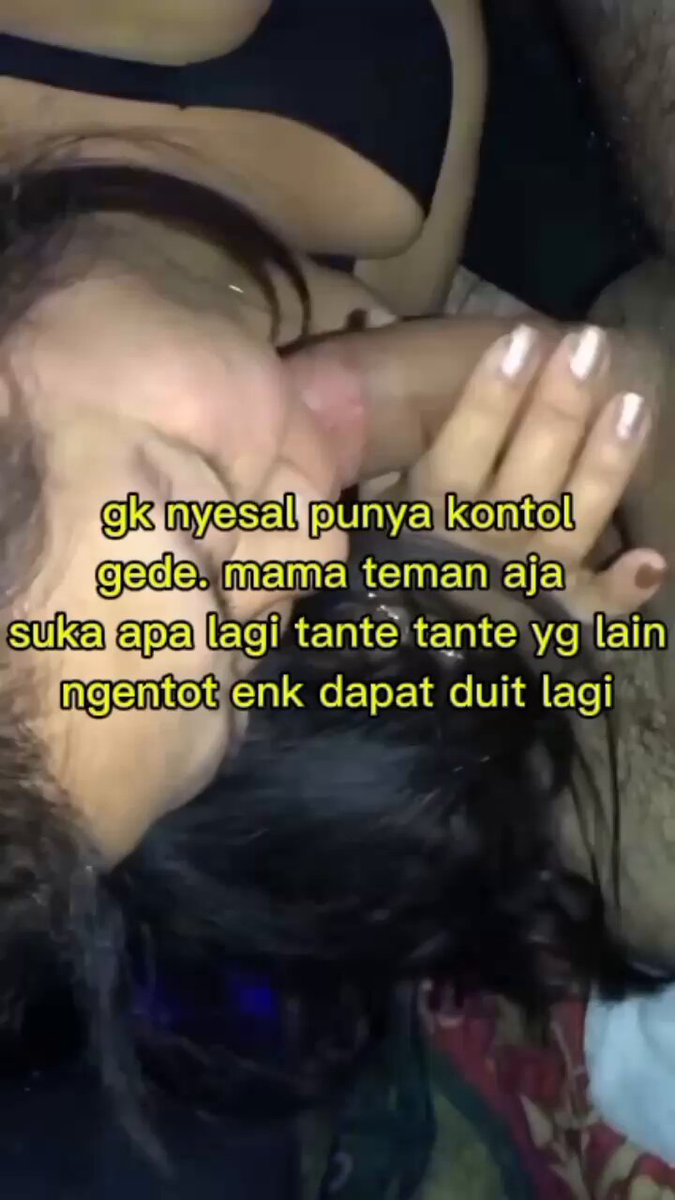 berawal dari sering pakai celana pendek yg tipis dan agak sempit depan mama teman dan akhirnya mamateman ku minta wa ku kira apaan ternyata ngajak karoke hhhh