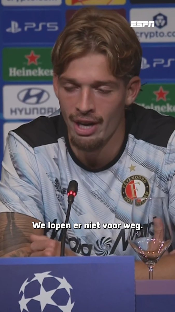 Luciano Valente neemt de positieve dingen mee uit het 🆑-duel met Barcelona 📈 "We hebben met lef gevoetbald" 🔗