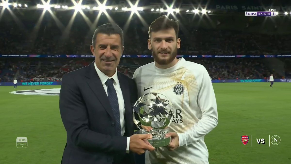 كفاراتسخيليا يتسلّم جائزة أفضل لاعب في دوري أبطال أوروبا لموسم 2025-2026 🏆 #دوري_أبطال_أوروبا