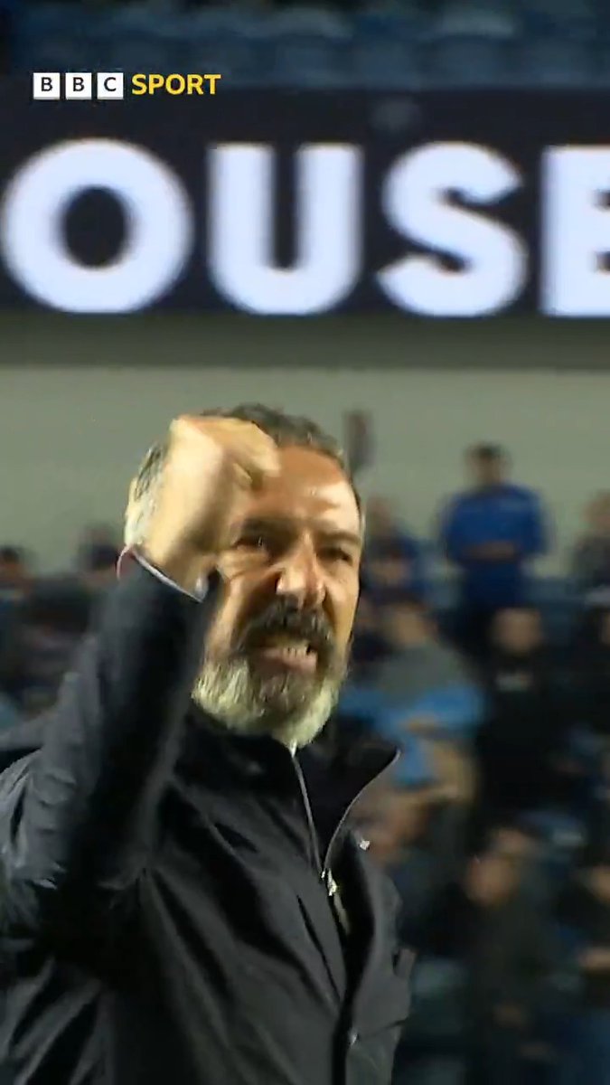 Derek McInnes and his team celebrate as Bojan Miovski's stoppage time goal gives Rangers the win against St Mirren. #BBCFootball