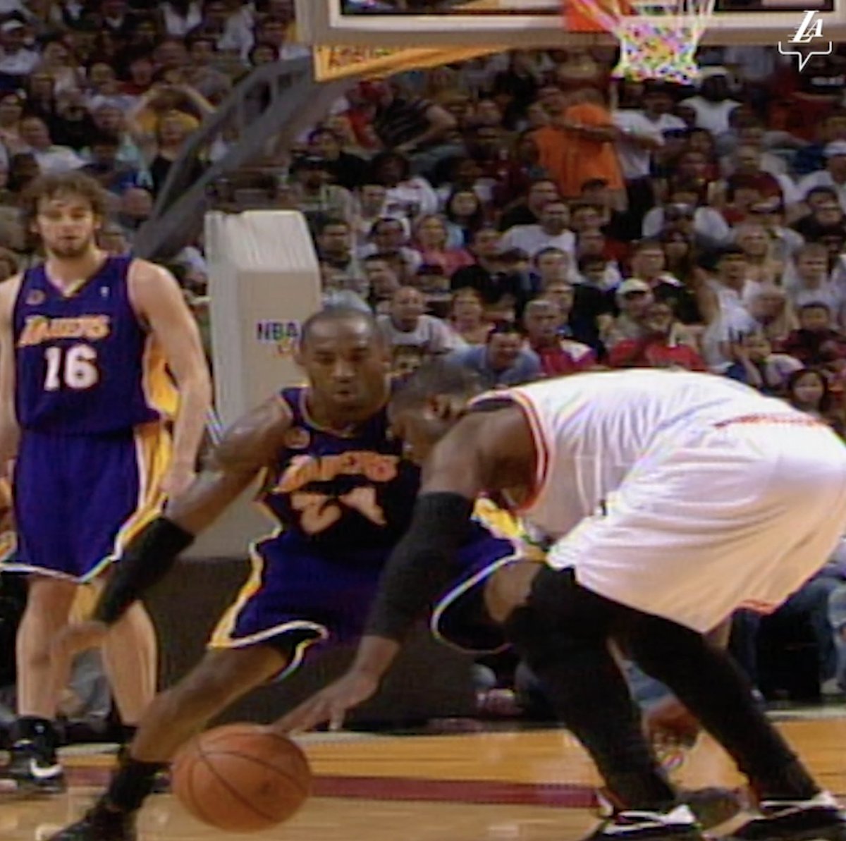 How many superstars in today’s NBA would pick up 94 feet like this? Kobe used to drop 30 on you while locking you up on the defensive end.