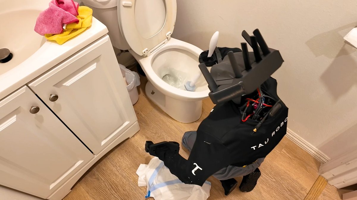 I hired a humanoid robot to clean my SF apartment for $30/hour — and it runs on Qwen 3.5. To my surprise, the cofounder came along, so I got the full rundown on how it works.