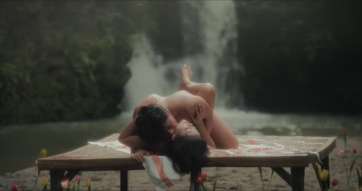 Pinay Kamasutra 3 (2026) #Plus #SemiFilm #FilmSemi Saat ia mengeksplorasi berbagai posisi dalam s3ks yang intim dan penuh hasrat dan gairah.