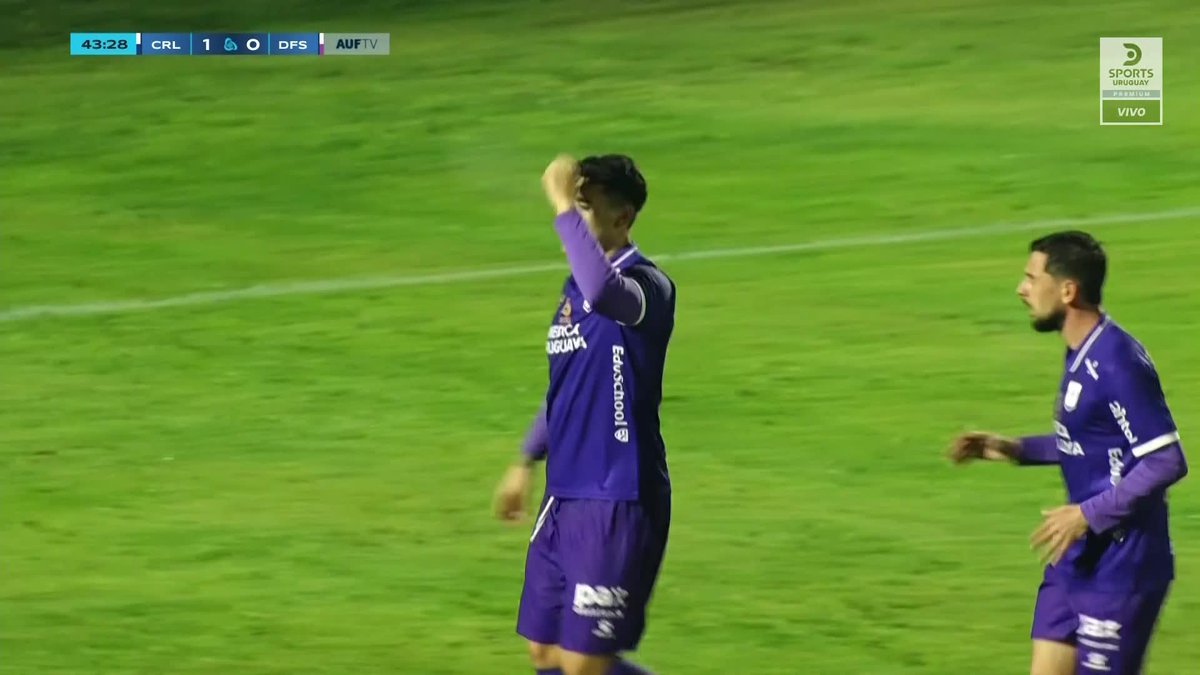 JOSÉ NERIS NO PERDONÓ El 9 de Defensor Sporting aprovechó la duda de los defensores de Cerro Largo y marcó el 1-1. #CopaAUFEnDSPORTS