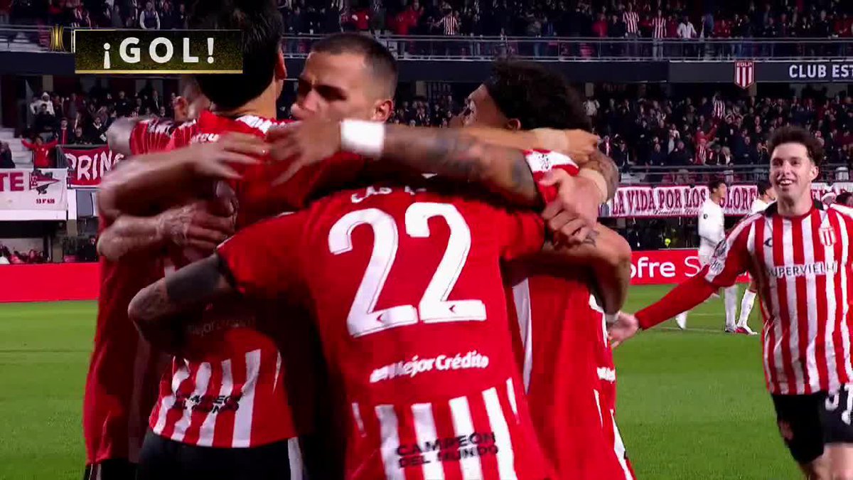 🔥 ¡EL PINCHA EMPEZÓ GANANDO DESDE EL VESTUARIO! Pucho Castro no perdonó tras el rebote del arquero y puso el 1-0 de Estudiantes sobre Corinthians en la ida de cuartos de final. ▶️ Mirá la 🏆 CONMEBOL #Libertadores en el Plan Premium de #DisneyPlus