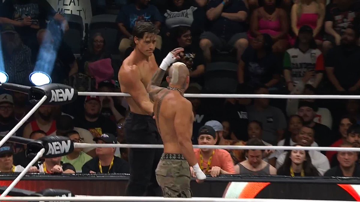 .@stevenborden tags in for his AEW TV in-ring debut and is immediately met by dunkzilla - マーク・デイビス! Watch Rebel Heart #AEWDynamite LIVE on TBS & HBO Max