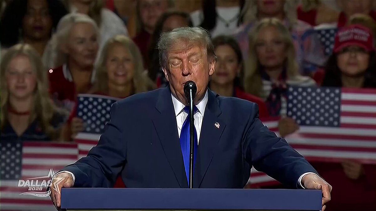 Trump: "We're making a fortune. So if the Republicans win, you win with us and you get $5,000. It will be called the Trump Dividend. Congratulations."