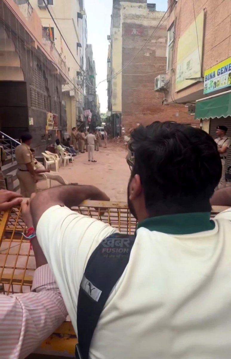 बेसमेंट के अंदर कितने शव है, उनके नाम क्या-क्या है? क्या ये जानने का हक देश के नागरिकों और उन परिवारों का नही है?