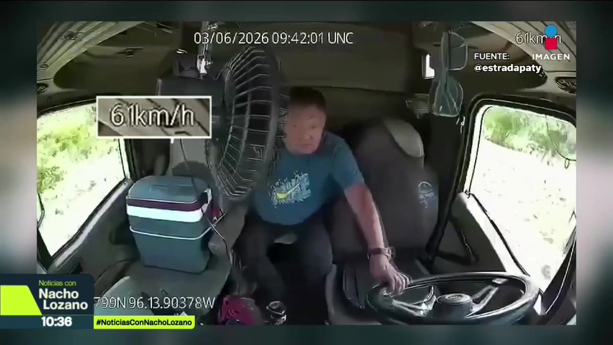 ¡El rostro de la imprudencia! La cámara de seguridad de un tráiler grabó el momento en el que el chofer que circulaba sobre la autopista Xalapa-Perote, en Veracruz, soltó el volante para buscar algo que nunca encontró. Terminó perdiendo el control y chocando: