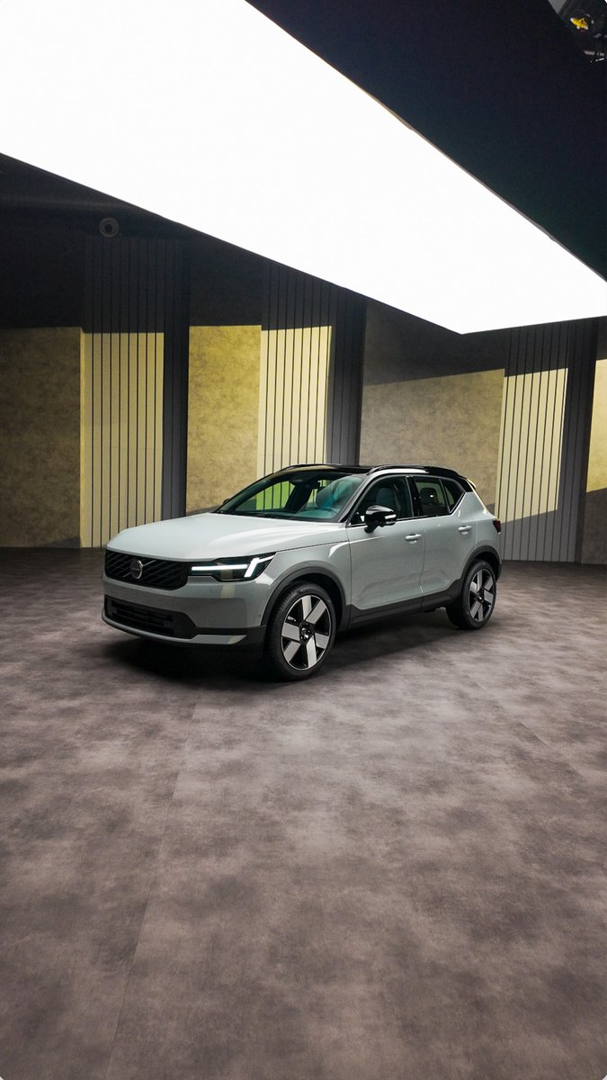 The new Volvo XC40 and EX40 are here! 🔥 New front-end design! 🔥 Google AI assistant! 🔥 New rear taillights! 🔥 New interior trim options! What do you think of the new XC40 and EX40?