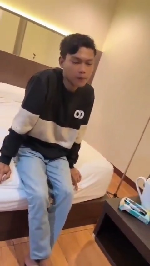 Sama Brondong imut