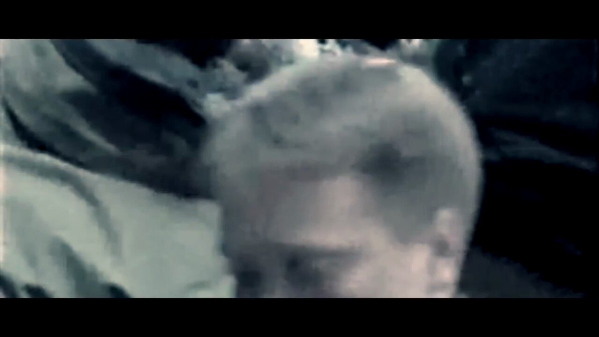 För 15 år sen ville jag bli stor på YouTube och klippte ihop den här filmen. Kanske inget mästerverk men den väcker ändå en del känslor. Jävlar vad det har hänt grejer sen dess! GILLA FLIBBENS BAJENFILMER!
