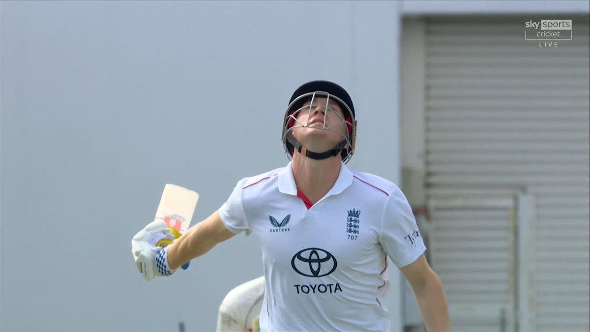 "That is NOT the way you want to go!" 😩 Harry Brook is run out for 75 ❌