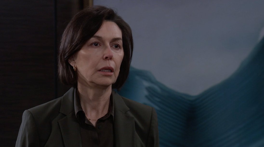 "Anna has to pay for what she did!" #GH