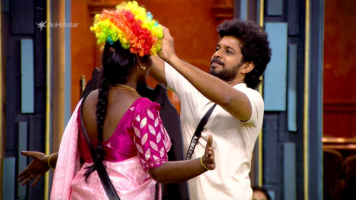Neenga yaaru 'Dummy' nu nenaikureenga? Comment! 🧐 Bigg Boss Tamil Season 10 streaming 24x7 only on #JioHotstar #BiggBossTamilSeason10 #CarniVizha #BiggBossSeason10Tamil #BiggBoss10 #BiggBossSeason10 #VijaySethupathi #BiggBossTamil #BB10 #JioHotstarTamil