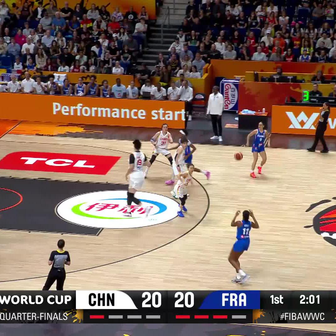 ''That doesn't happen to Malonga often'' Truer words were never said 😂 #FIBAWWC