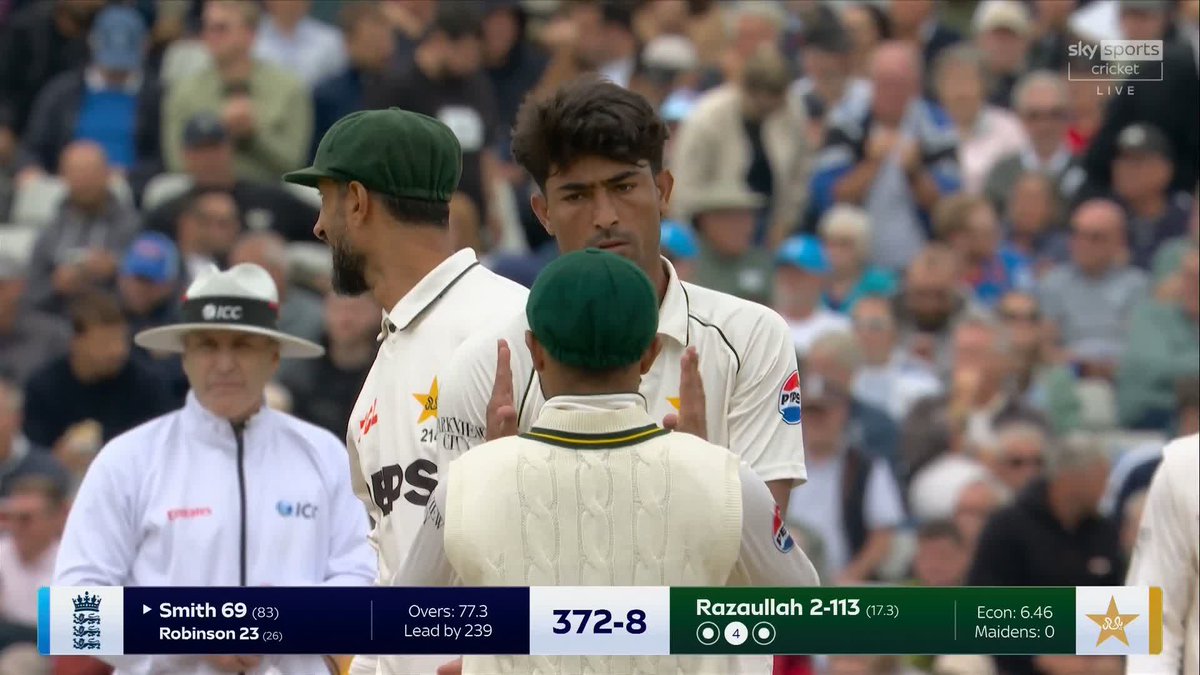 Razaullah makes the breakthrough for Pakistan! 🙌 Jamie Smith departs for 69 🏴󠁧󠁢󠁥󠁮󠁧󠁿