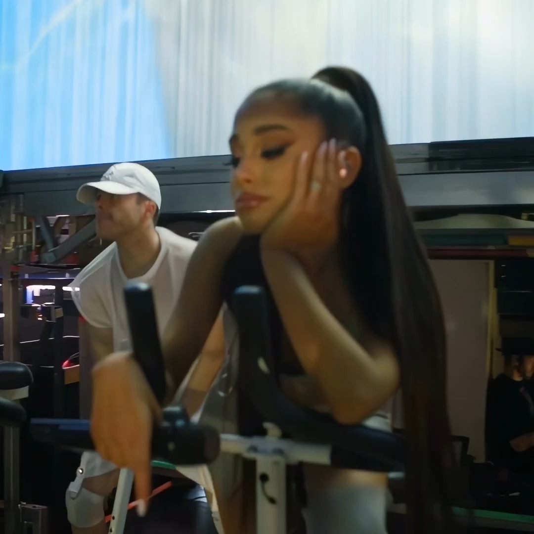 this is her best tour outfit EVER