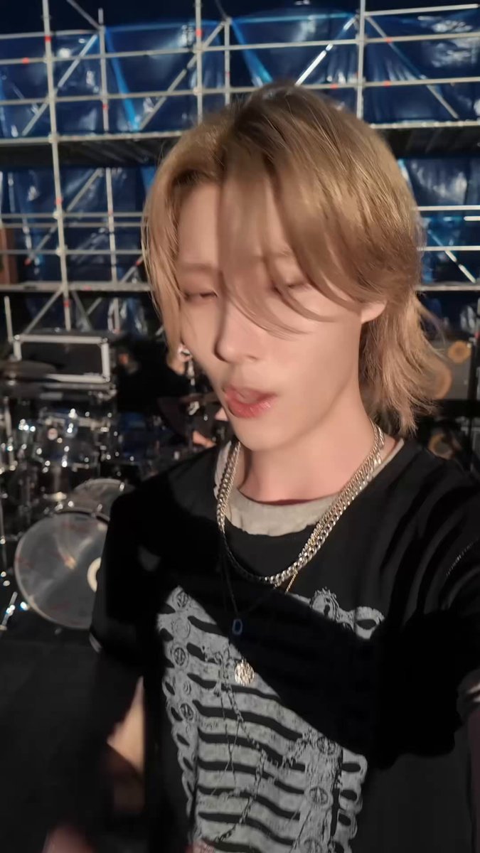 𝚆𝚎 𝚌𝚘𝚖𝚎 𝚊𝚕𝚒𝚟𝚎, 𝚠𝚎 𝚌𝚘𝚖𝚎 𝚊𝚕𝚒𝚟𝚎✨ 🔗 🔗 🔗 #hrtzwav #하츠웨이브 #TheSecondWave_MOMENTUM #MOMENTUM #ALIVE