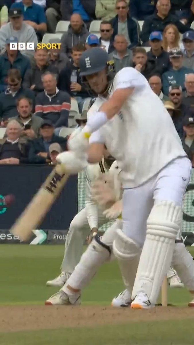 "His face suggests he can't quite believe it himself!" 😅 Ollie Robinson's delivered 50 for England, including this six into hauled in the Hollies stand 👏
