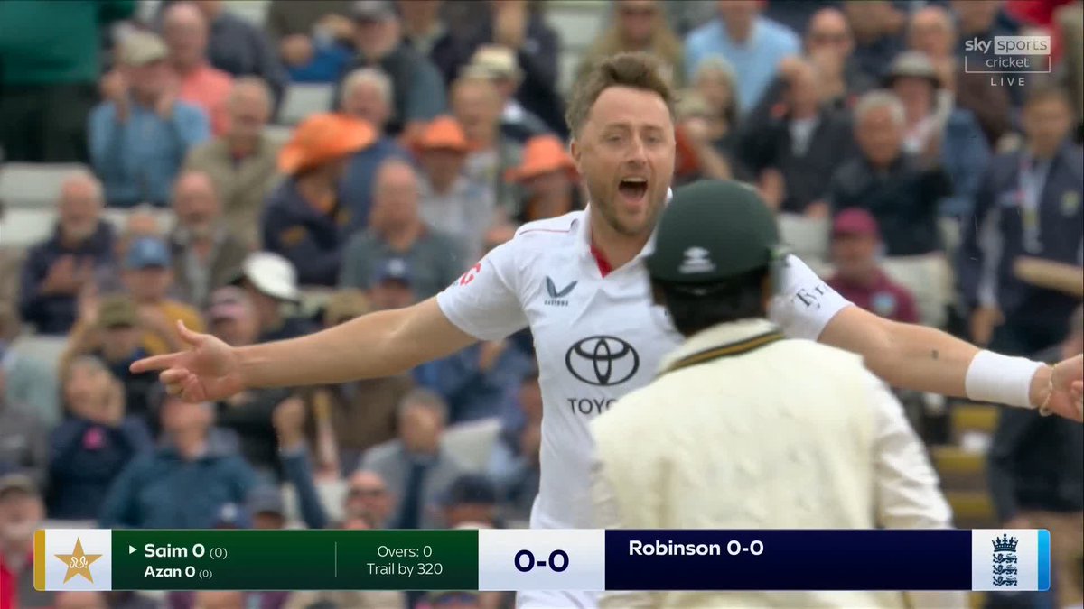 WHAT A START! 😱 For the second time this series, Ollie Robinson has a wicket with the first ball of the innings 🤩