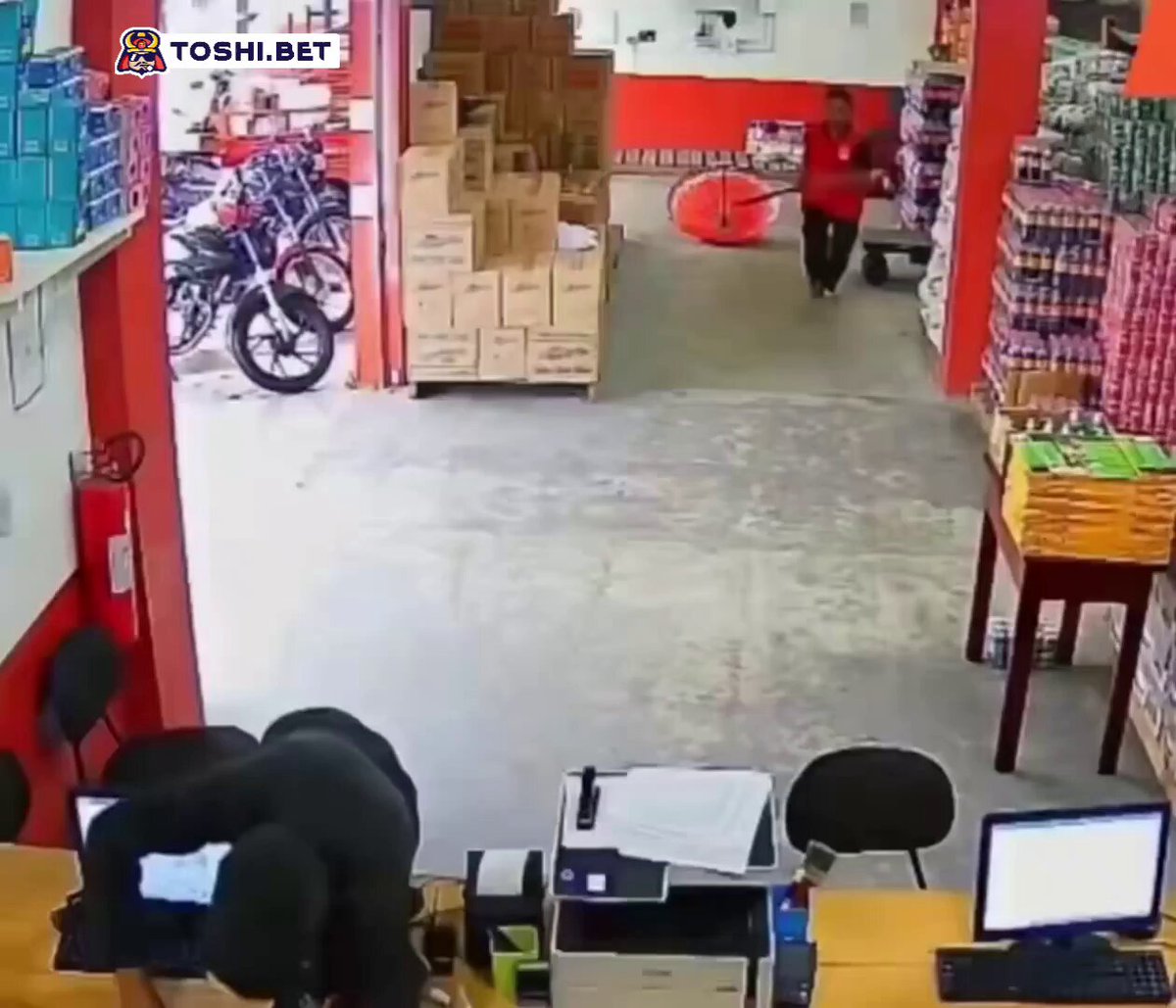 Staff at a wholesaler in Brazil who neutralized armed robbers raiding the place using a machete.