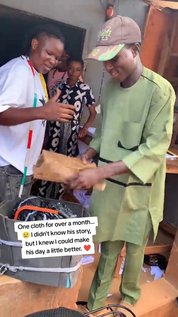 She saw this Aboki repairing shoes, who used to wear the same cloth, so she decided to surprise him with senator clothes she made for him. 📹: Big momo52// TT