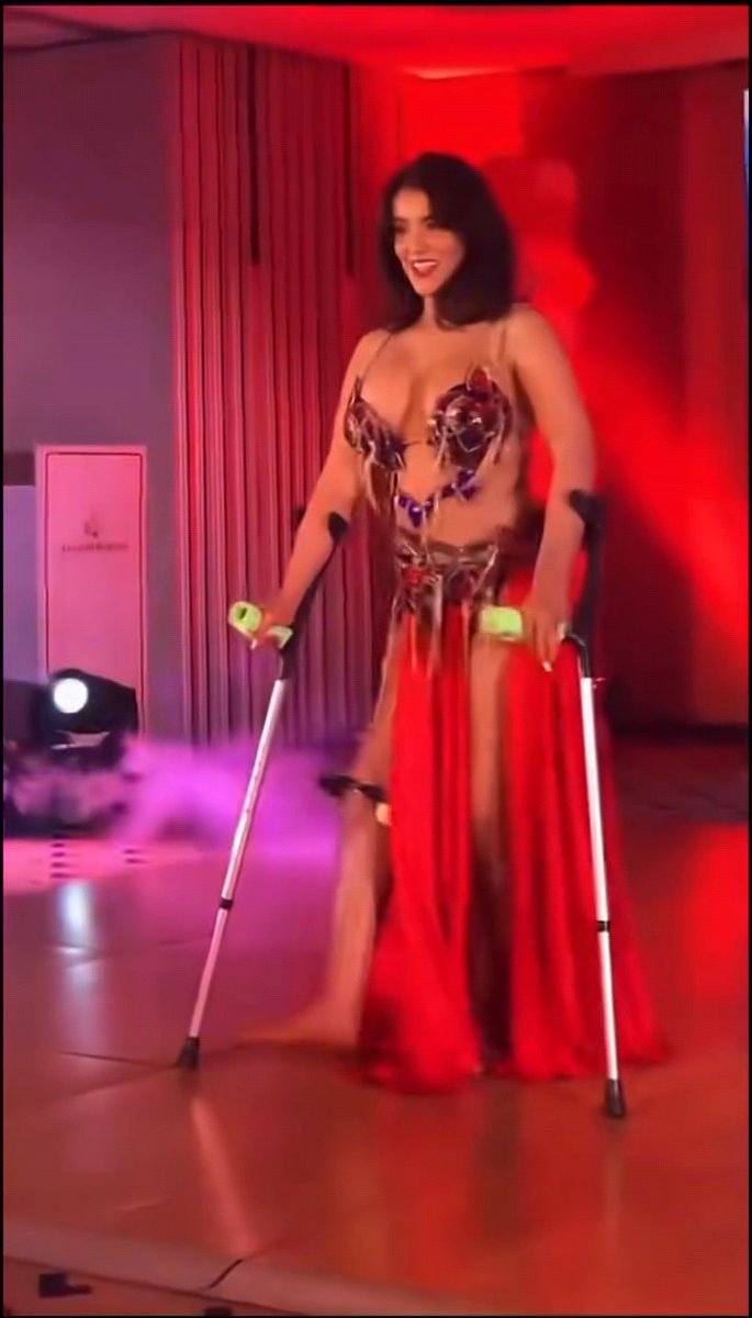 اللى عايز يشتغل .. هيشتغل في اى وضع🥹😂 يخربيتك يا شيخه يعني ربنا حيعمل فيكي ايه اكتر من كده !🤌🏻🤷🏻♂️
