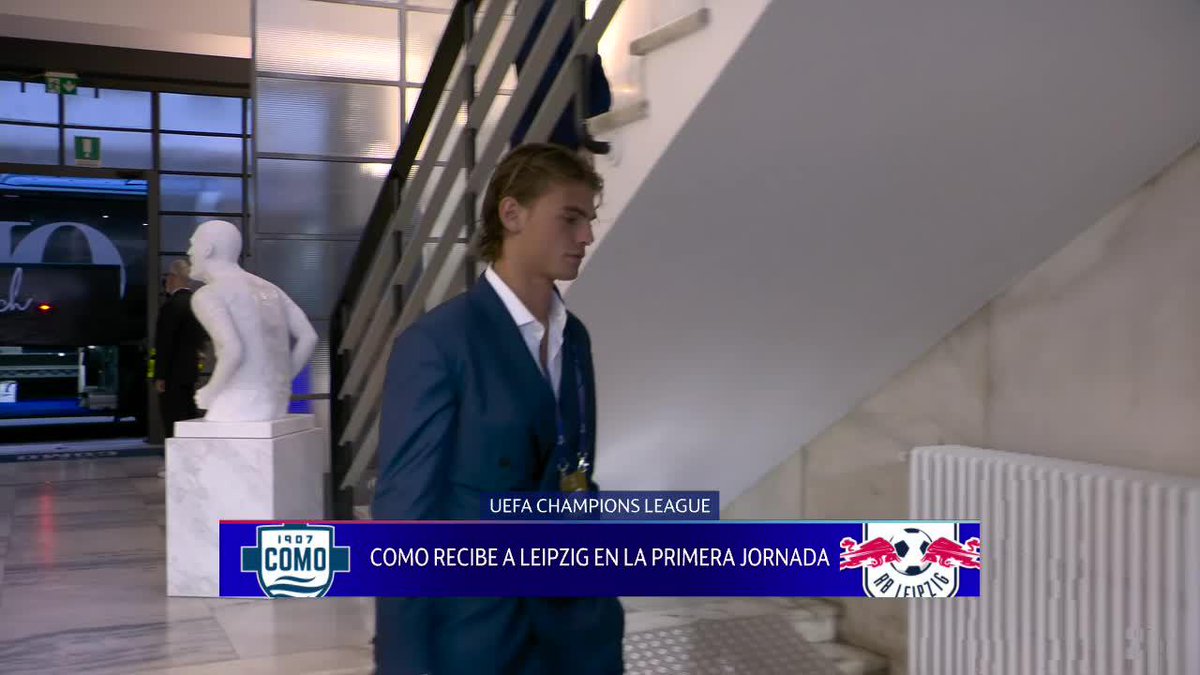 🇮🇹🎩 La elegancia de los jugadores del Como, para el debut ABSOLUTO del club en UCL. Miren la facha de Nico Paz. 😮‍💨