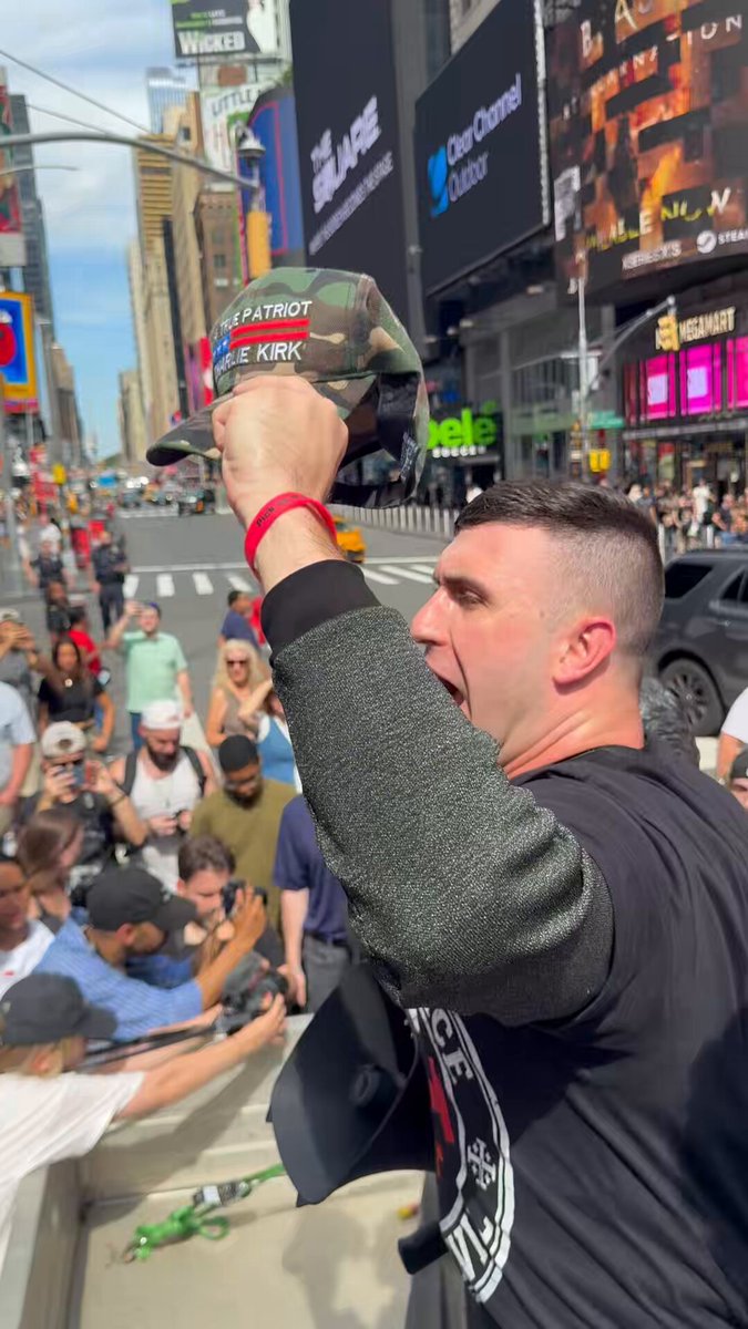 FIGHT FIGHT FIGHT FOR CHARLIE KIRK!!!!!