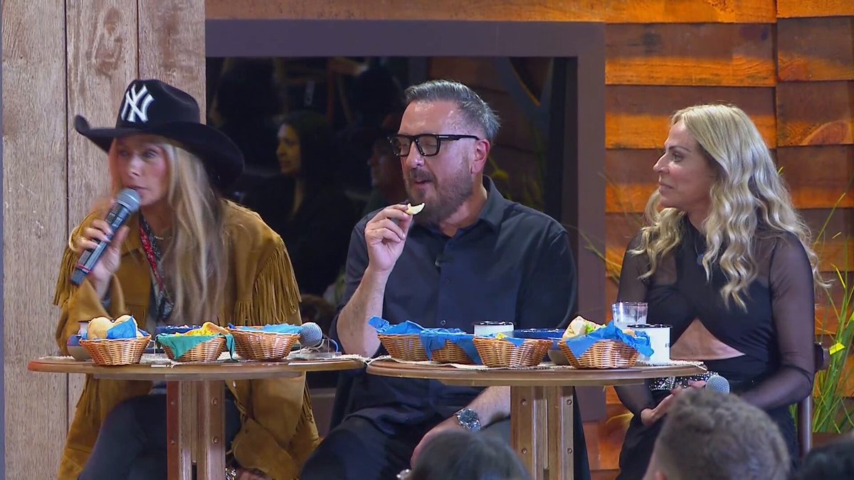 Quinta dica: o participante já foi casado com uma EX-PEOA CANTORA... 👀 #ColetivaAFazenda #AFazenda