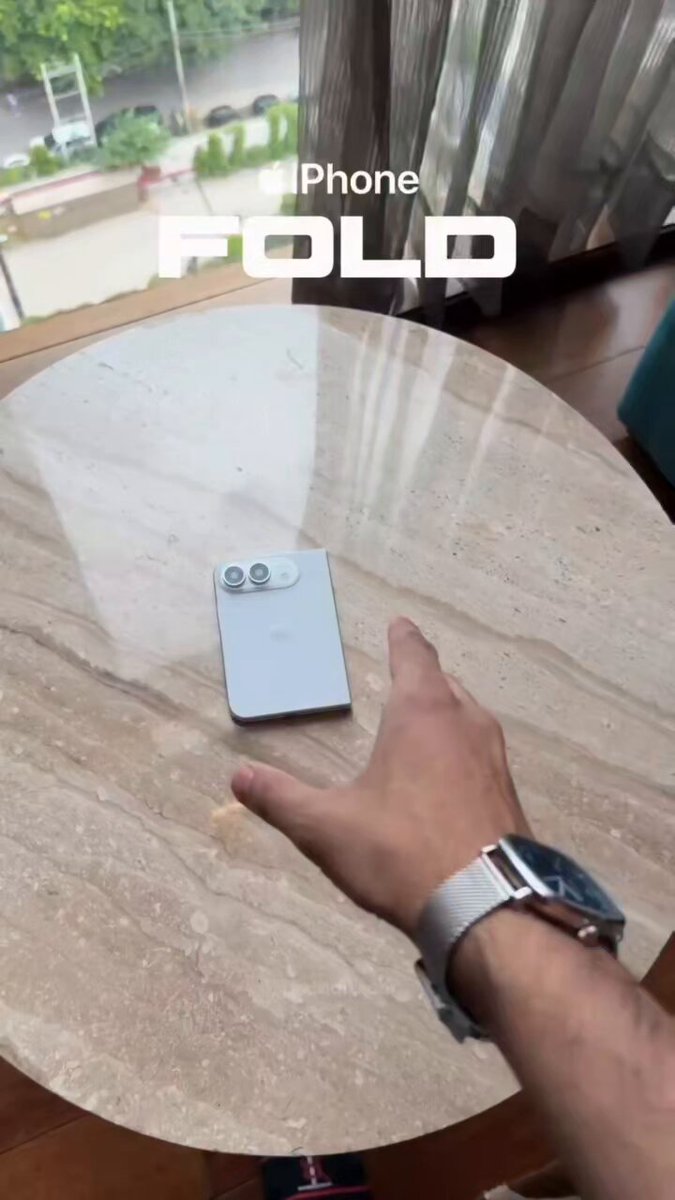The new iPhone duo screen already cracked lol Mishandling