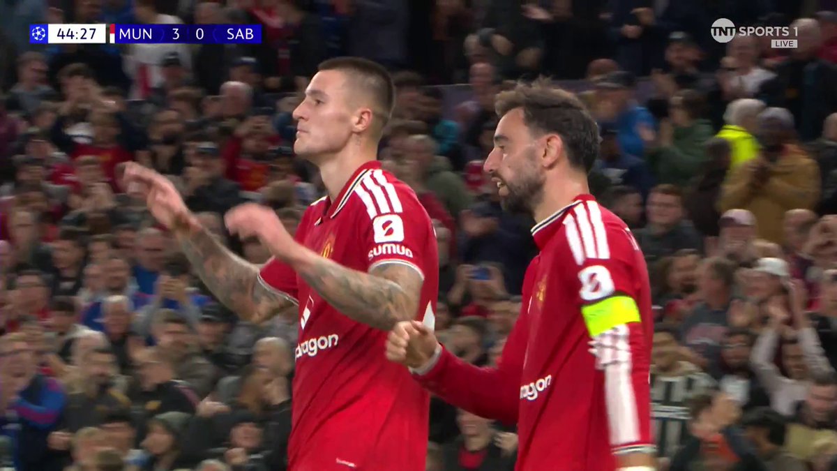 Benjamin Šeško rounds the goalkeeper to make it three for Manchester United 🔄 📺 Watch live on TNT Sports & HBO Max
