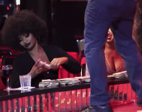 Maaaaaan, I’m so tired of Jaidyn bad built, botched, balloon head ass 😭 I blame you bitches for blowing this bitch head up to make her think she not a fucking loser. Talm bout pulling up to Miami to show Neveah something, bitch please! She wanna go fuck on Blueface! Then to talk about Neveah “playing” with Journey by showing her pic on stream, but it’s ZERO smoke for that nigga for playing with both of her kids! Same nigga that exposed her tapes, refused to help pay for or even come to his daughter birthday party, hung up on his daughter, said fuck both of her kids, then doubled down on it and said he don’t give a fuck if they have abandonment issues, then said he don’t give a fuck if Javaughn wanna talk to him or not, here this clown ass bitch is gifting the nigga subs and talking about literally flying across the county to be in his presence?! Here’s your award Jaidyn : Dumbest Bitch Alive 🏆