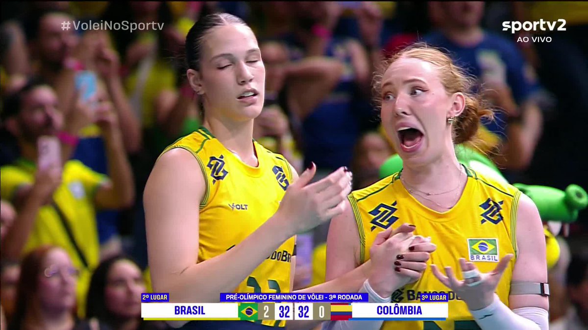 OLHA O BRASILZÃO! 🇧🇷🇧🇷🇧🇷 A seleção feminina de vôlei saiu com a vitória por 3 a 0 contra Colômbia no pré-olímpico.