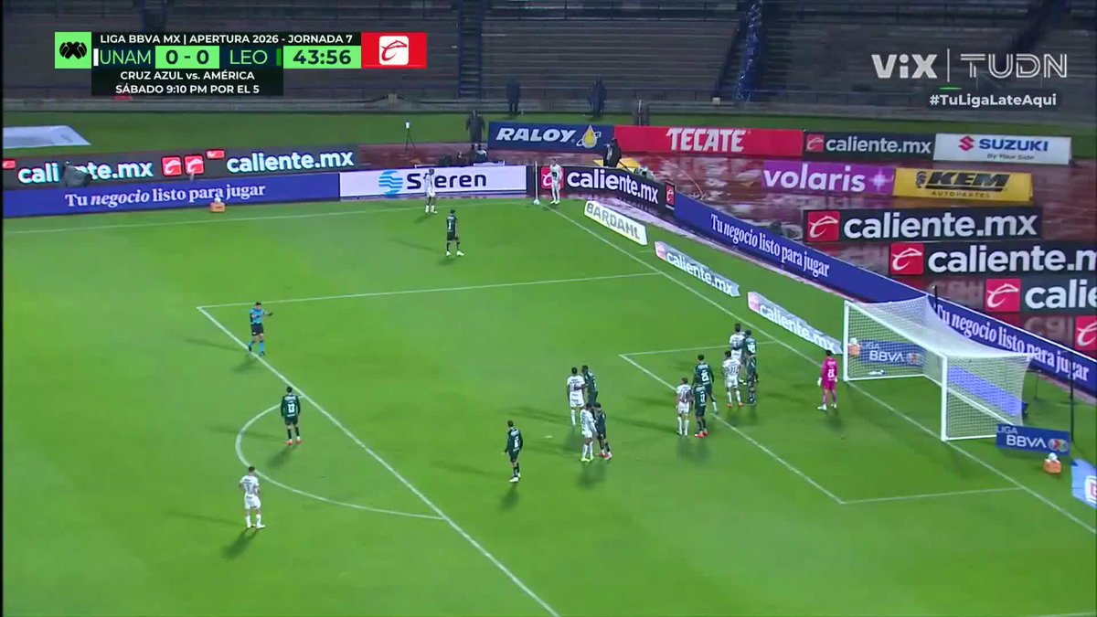 ¡Que GOLAZO de los Pumas! 🤩 Juninho abre el marcador con este pedazo de cabezazo.