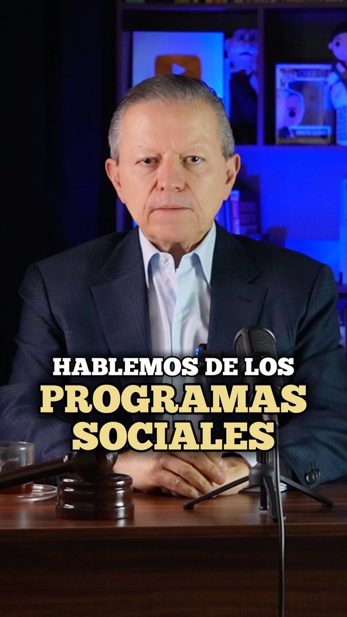 Los programas sociales impulsados por este gobierno vienen acompañados de generación de empleo a través de obra pública, del incremento al salario mínimo y de inversión en transporte público. Una estrategia enfocada en mejorar la calidad de vida de las familias mexicanas.